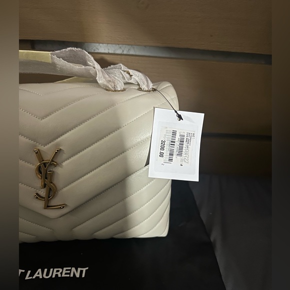 Yves saint Laurent LouLou medium shoulder bag in quilted leather - Picture 6 of 13